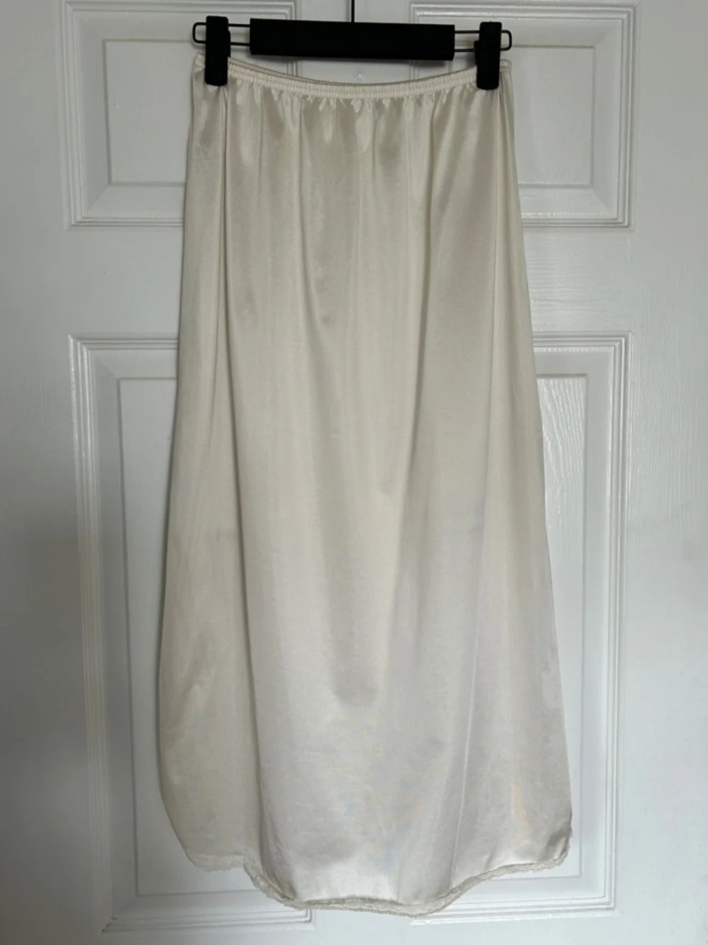 3/$20 Vintage White Slip Skirt w/ Lace Trim S - Picture 4 of 13